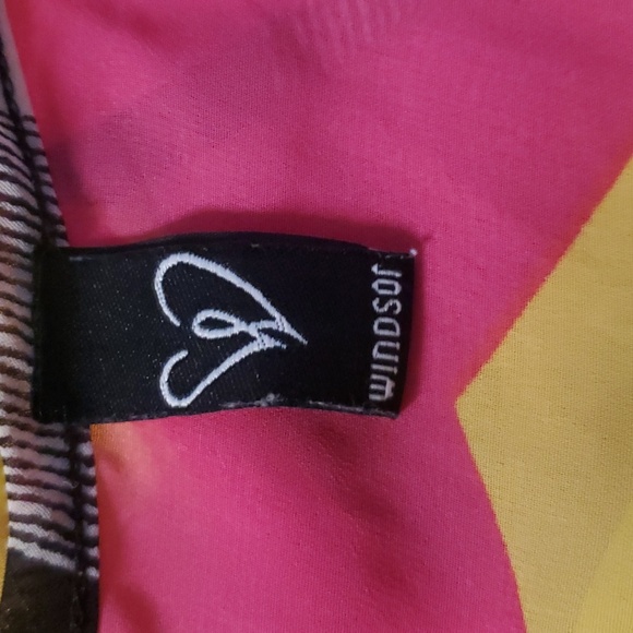 Windsor See-through Flowy Tanks Top - Picture 6 of 6